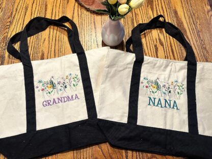 Monogramed wildflower large tote bag, beach bag, grocery bag, teacher gift, grandma gift, bridesmaid gift, mom bag, diaper bag, zipper top