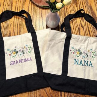 Monogramed wildflower large tote bag, beach bag, grocery bag, teacher gift, grandma gift, bridesmaid gift, mom bag, diaper bag, zipper top